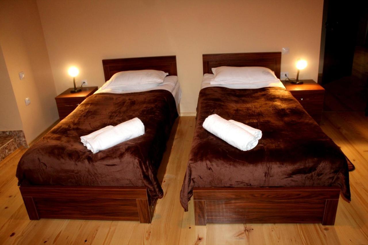 מסטיה Guesthouse Alpenrose מראה חיצוני תמונה